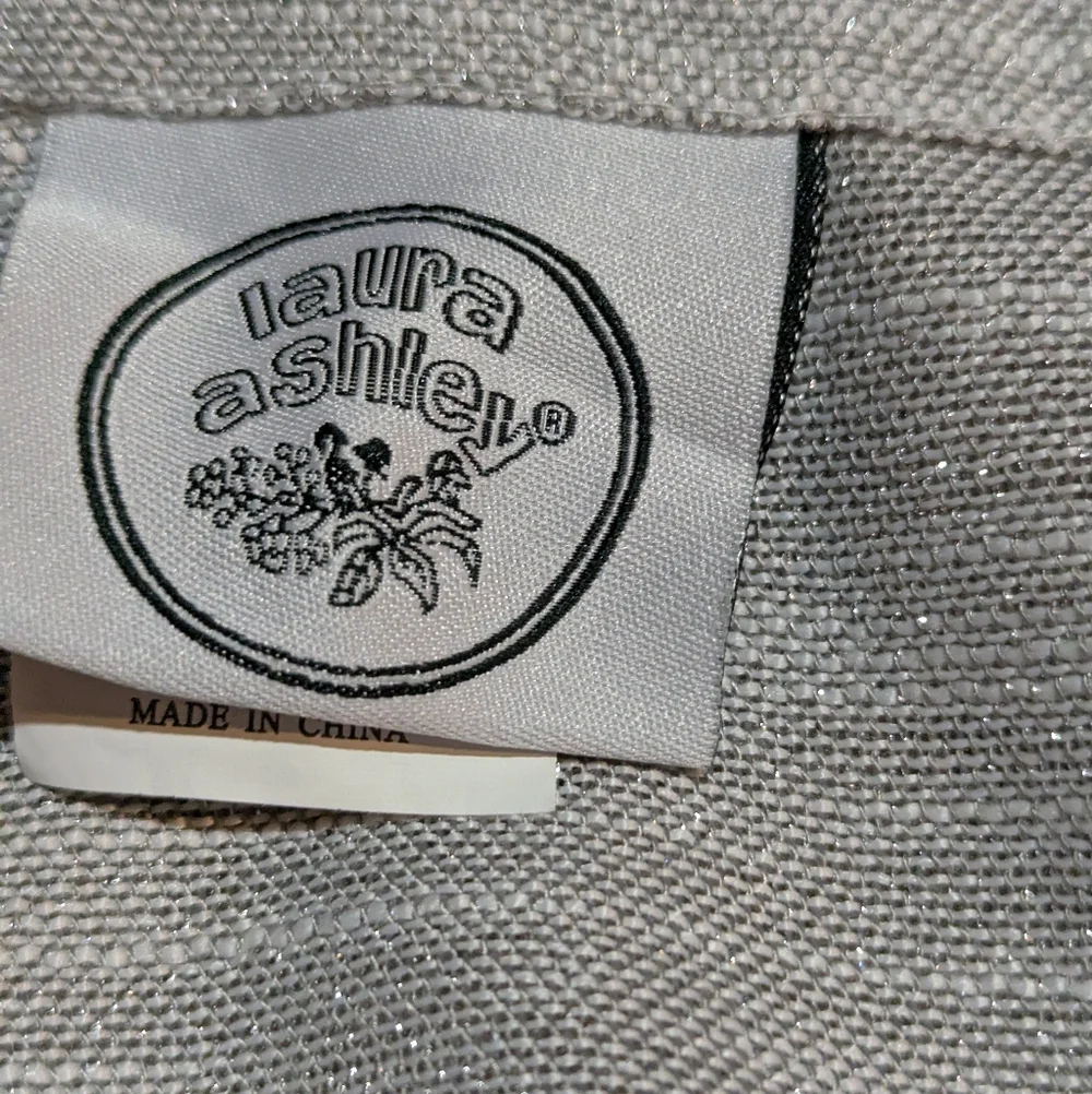Laura Ashley Set of 6 Cloth Napkins Grey Silver Shimmer Sparkle